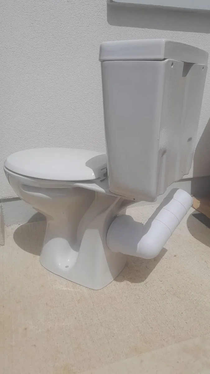 Toilet - Image 2