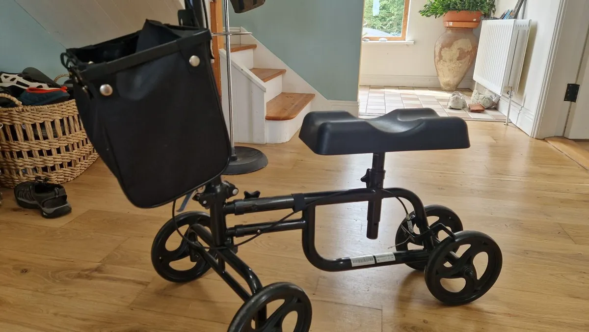 Knee scooter - Image 1