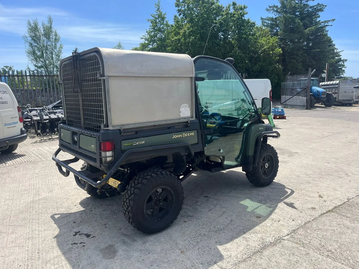 2017 John Deere Gator - Image 2