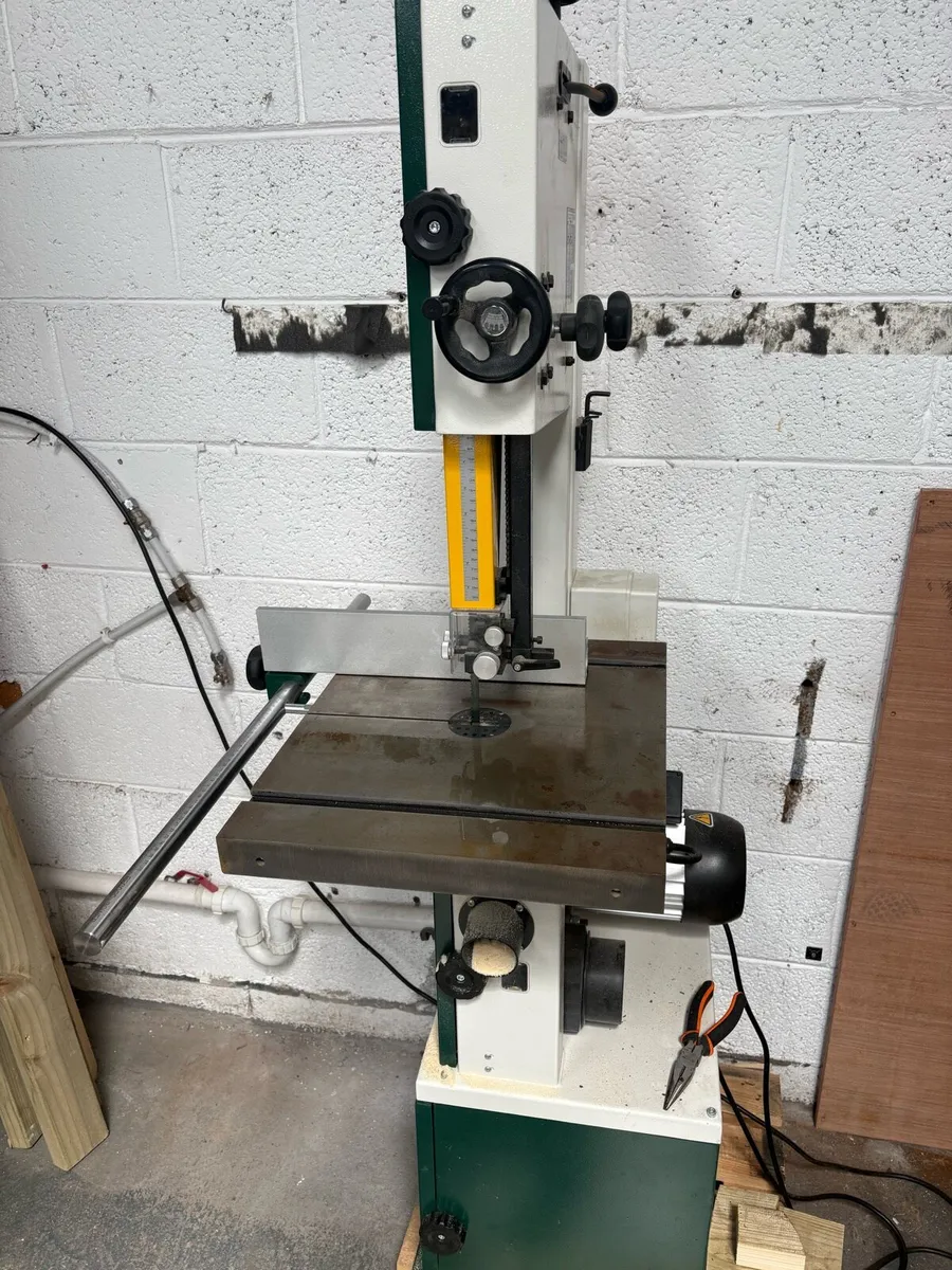 Record Sabre 300 Bandsaw mint condition - Image 1