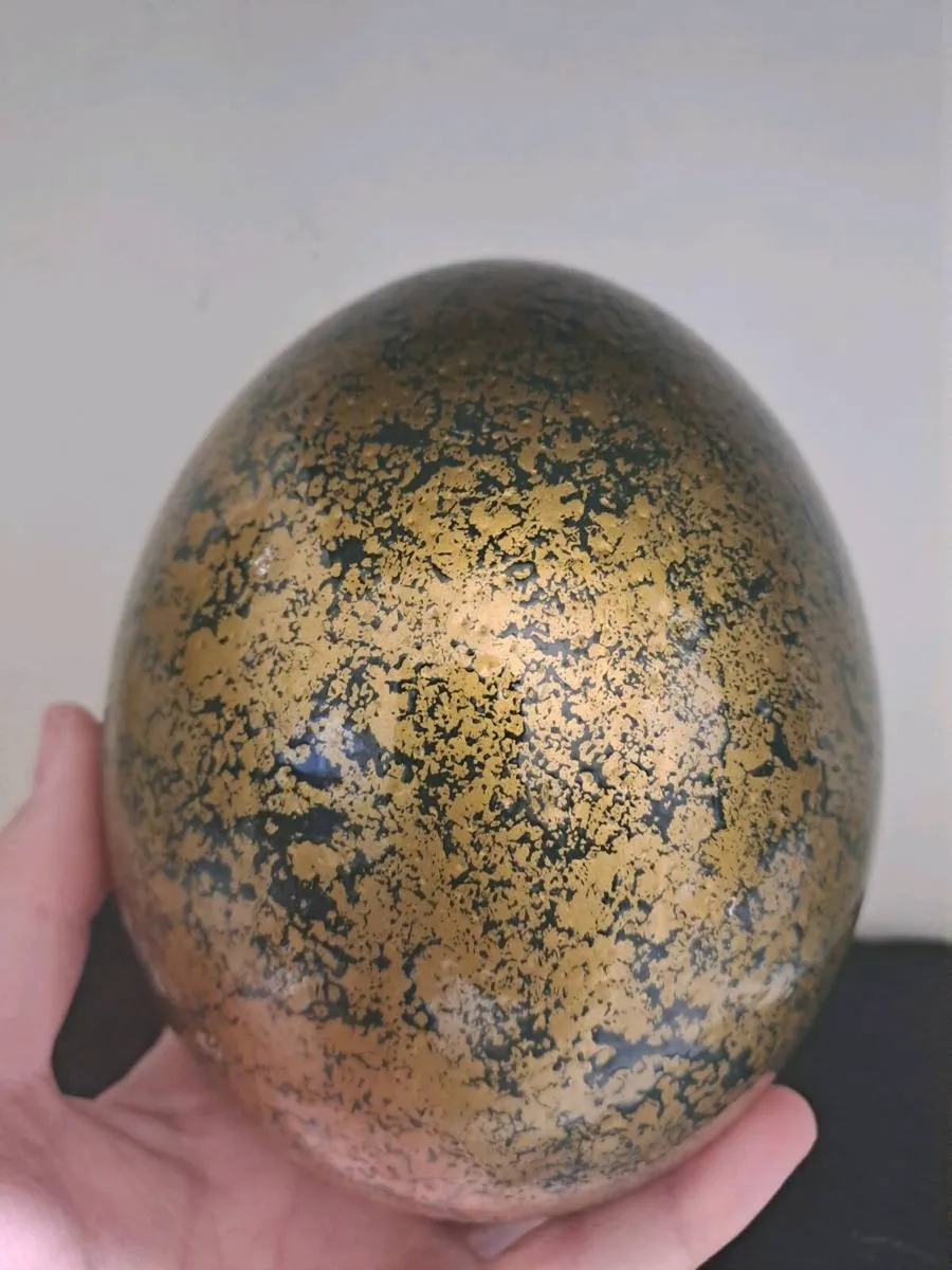 South African Ostrich Egg Ornament Green and Gold - Image 4