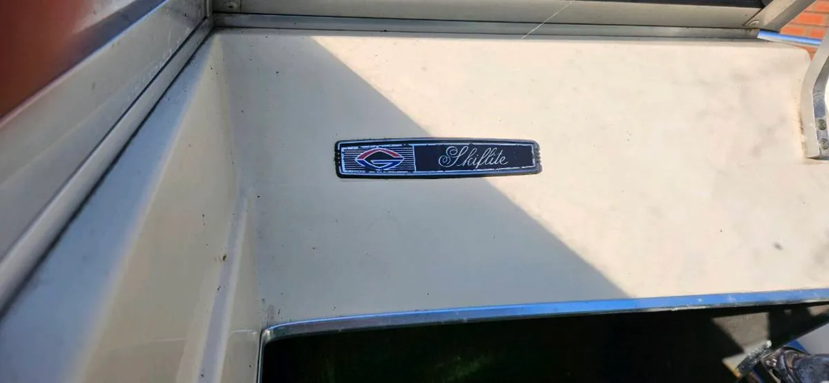 Speedboat - Image 2