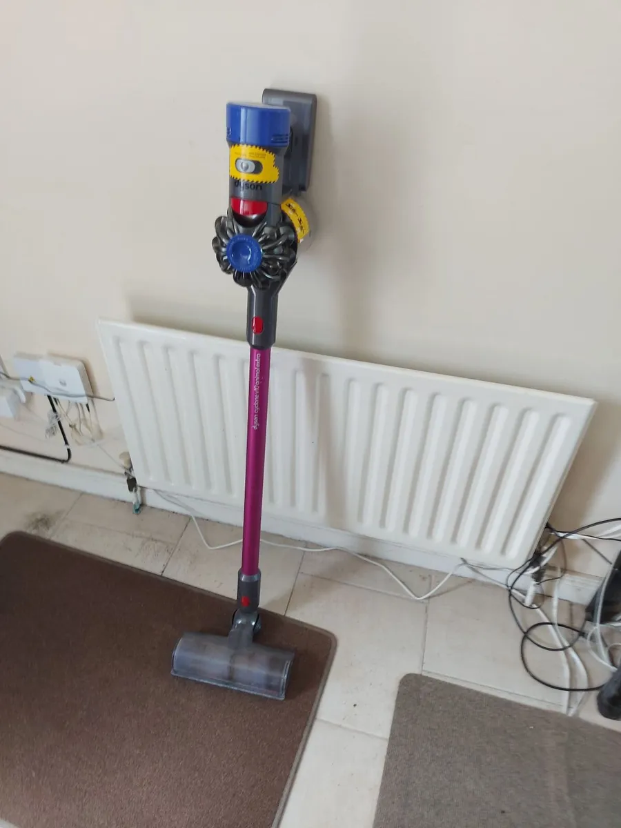DYSON Cyclone V10 Animal Extra Vacuum Cleaner - Image 1