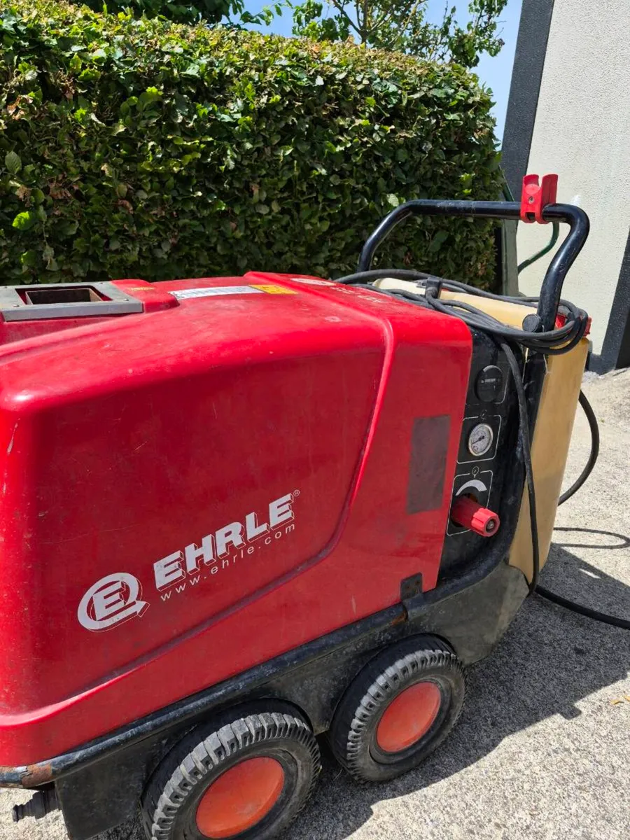 Hot and cold pressure washer - Image 3