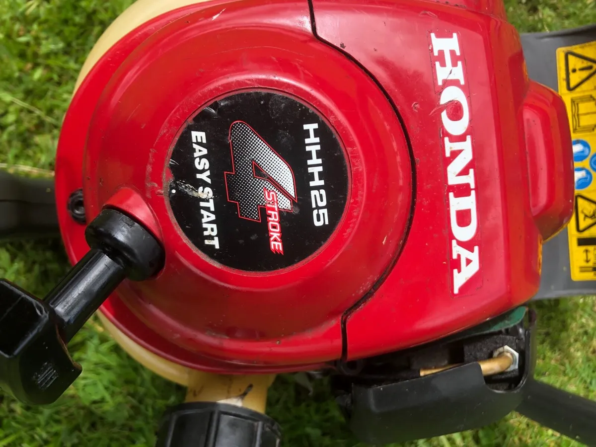 Honda 4 stroke hedge trimmer. - Image 3