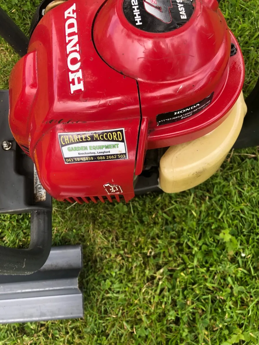 Honda 4 stroke hedge trimmer. - Image 4
