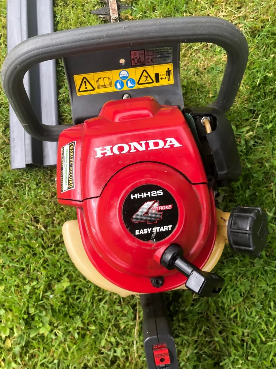 Honda 4 stroke hedge trimmer. - Image 2