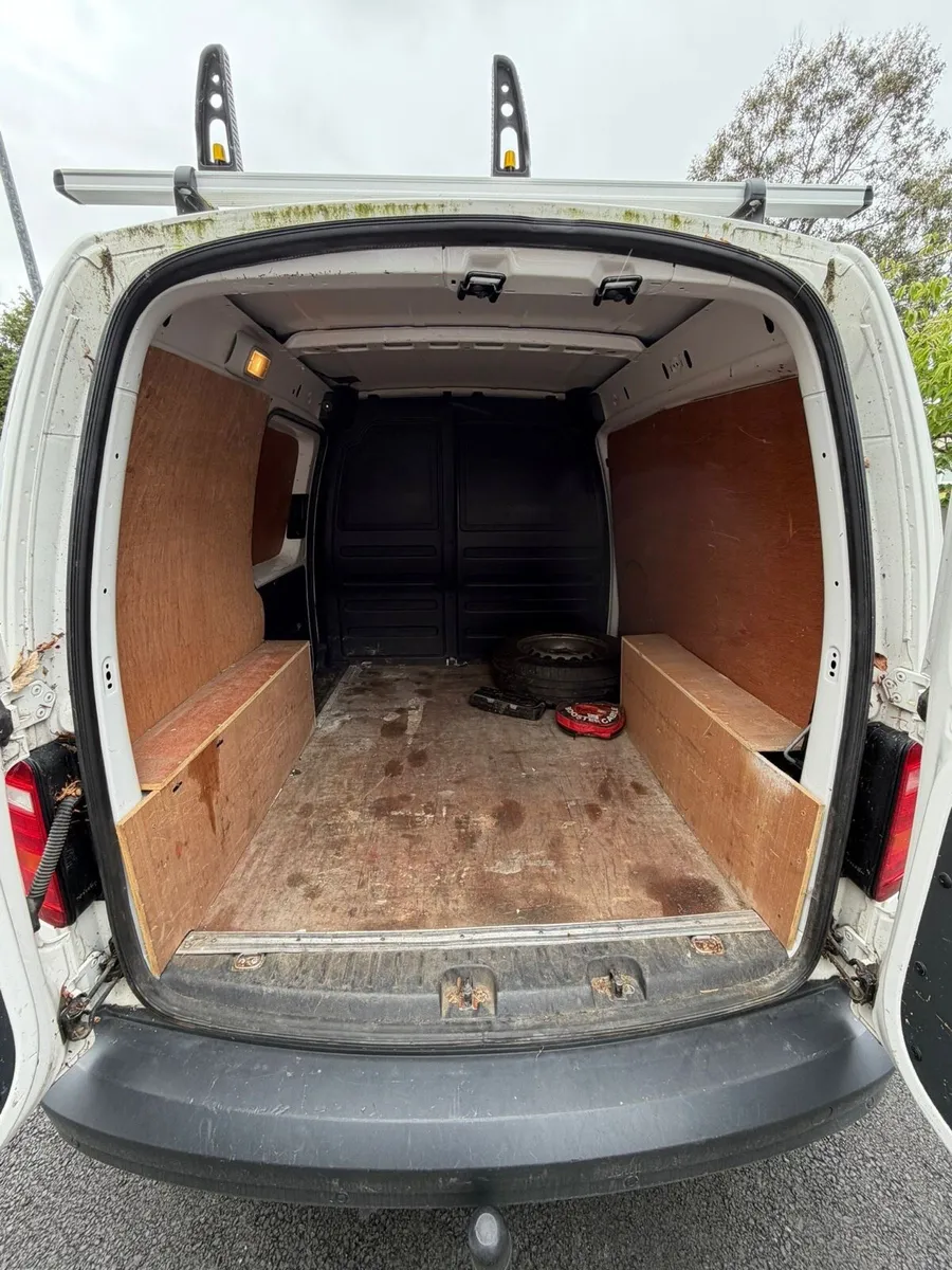 Van - Image 4