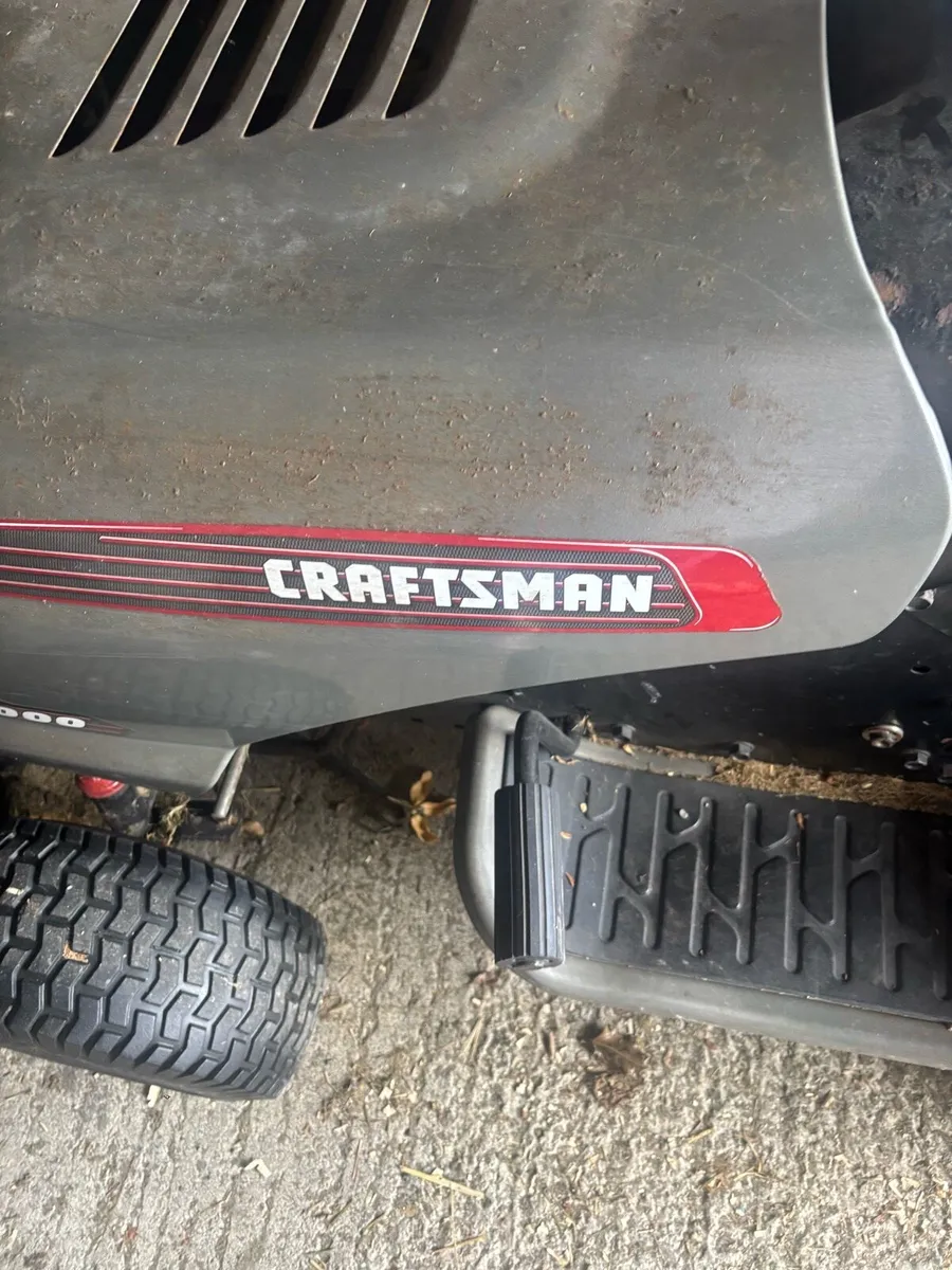 Craftsman ride on lawnmower - Image 2