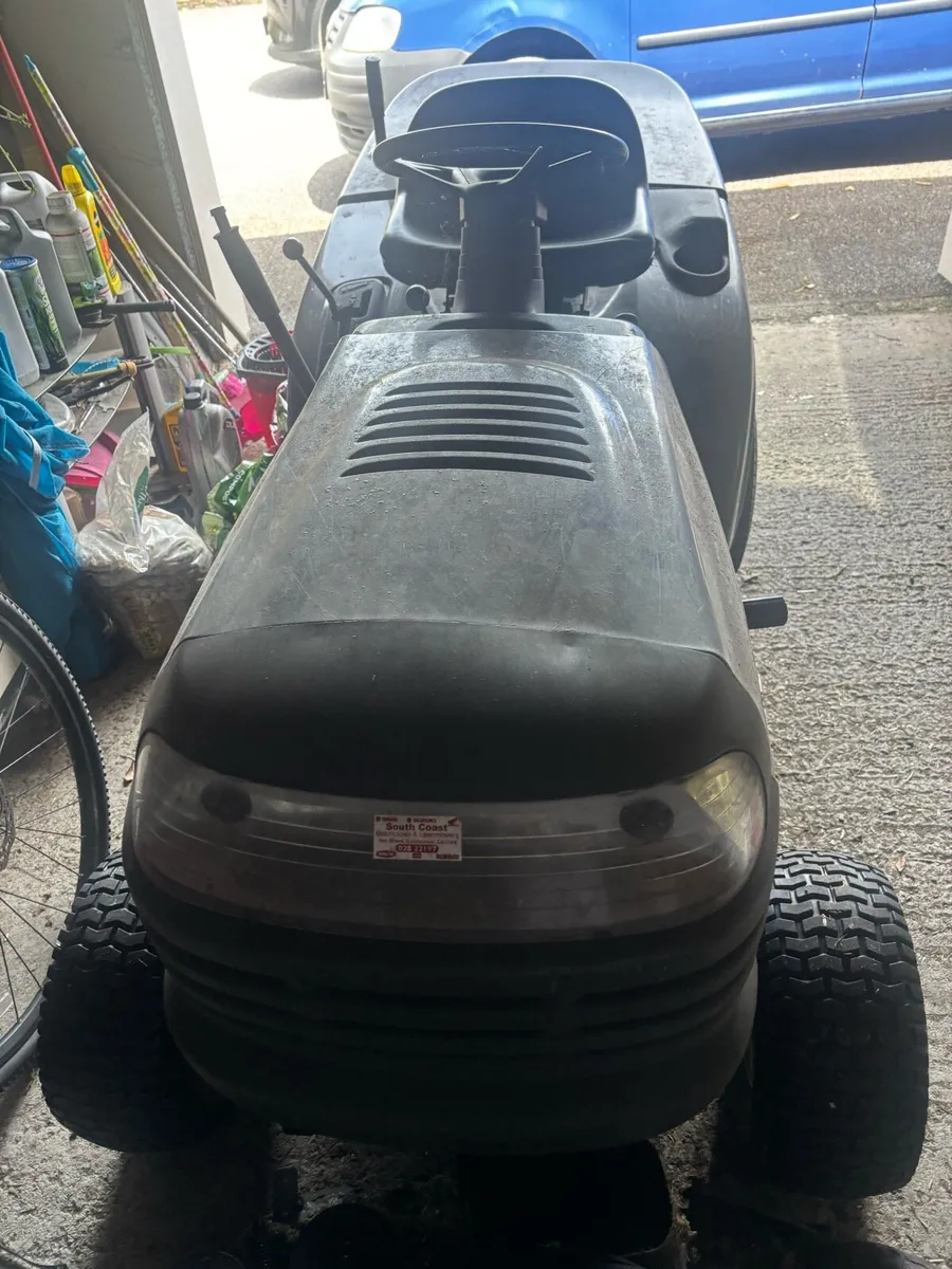 Craftsman ride on lawnmower - Image 1