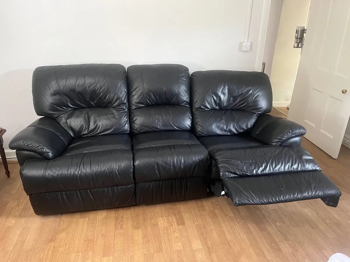Black leather furniture suite - Image 2
