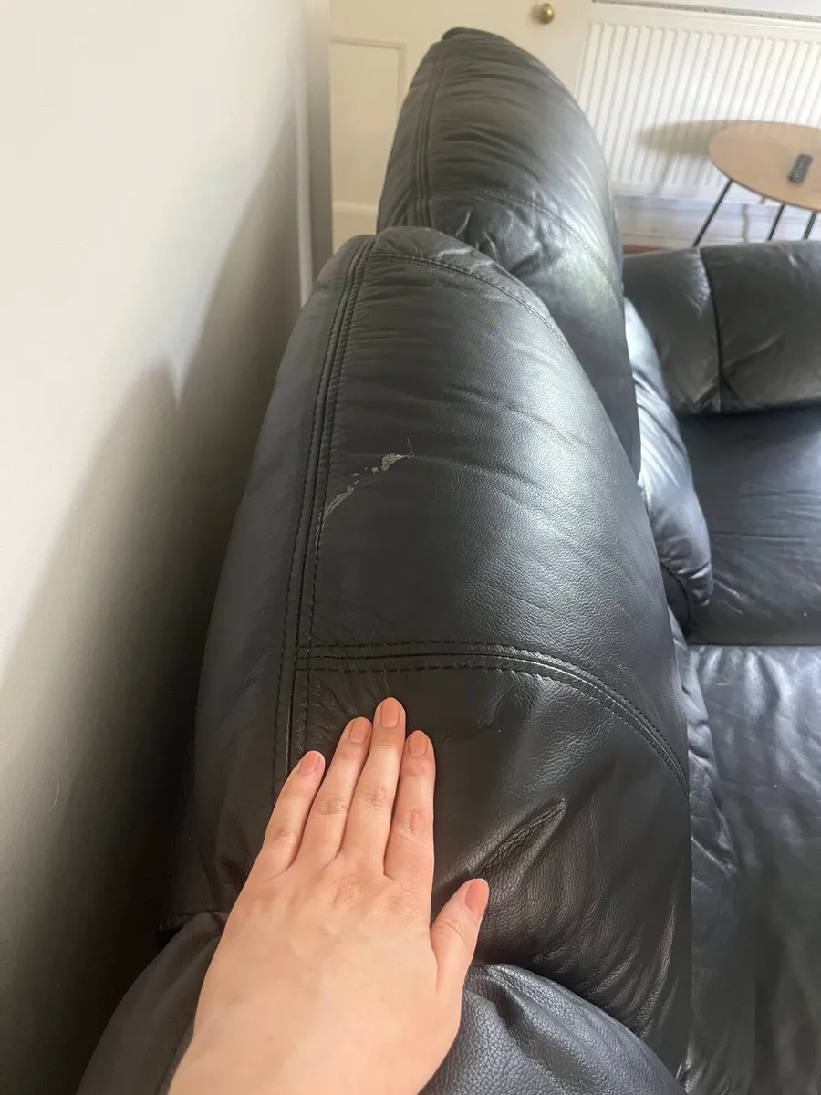 Black leather furniture suite - Image 4