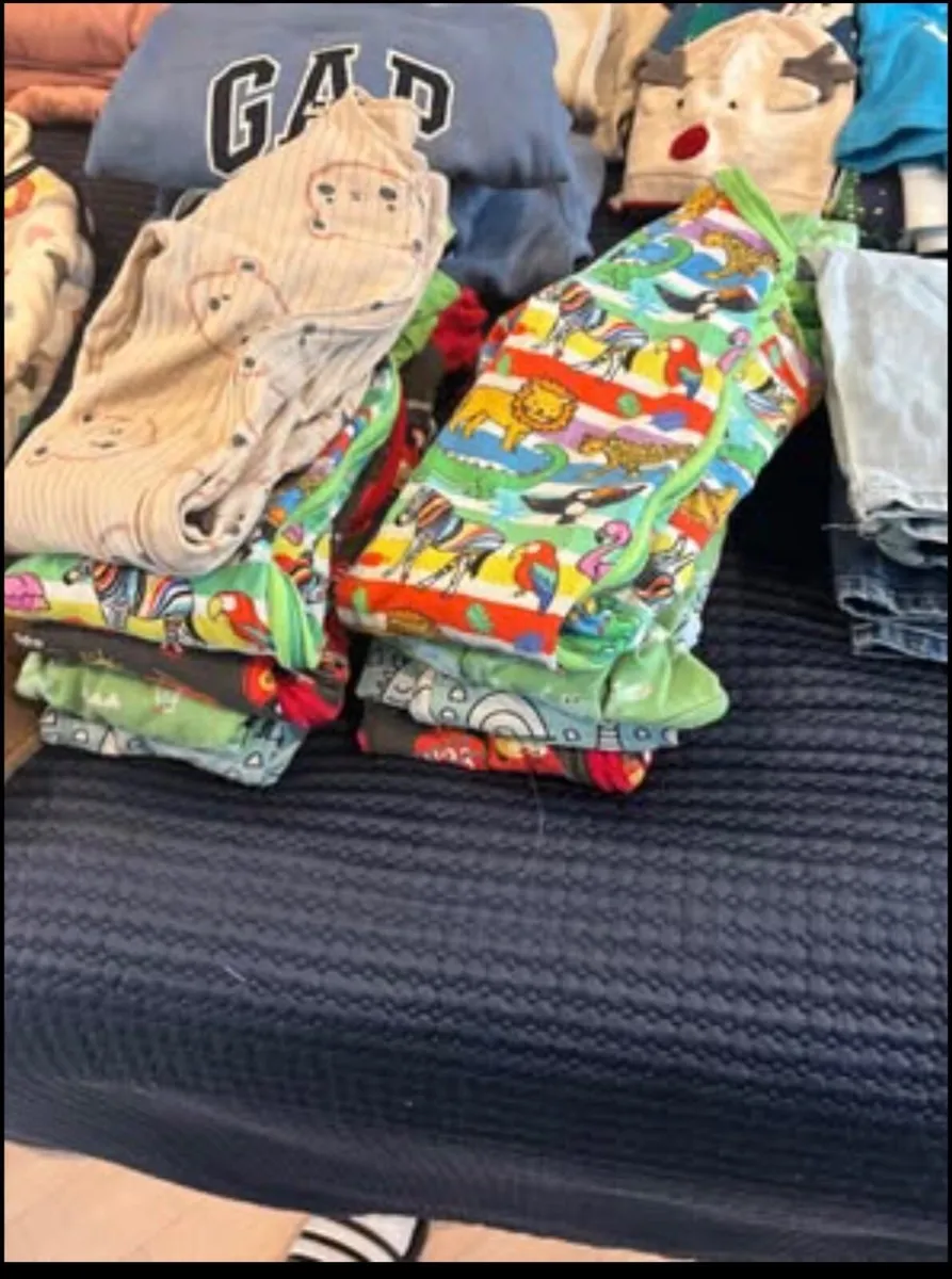 Large pile of boys clothes 12-18 months - Image 4