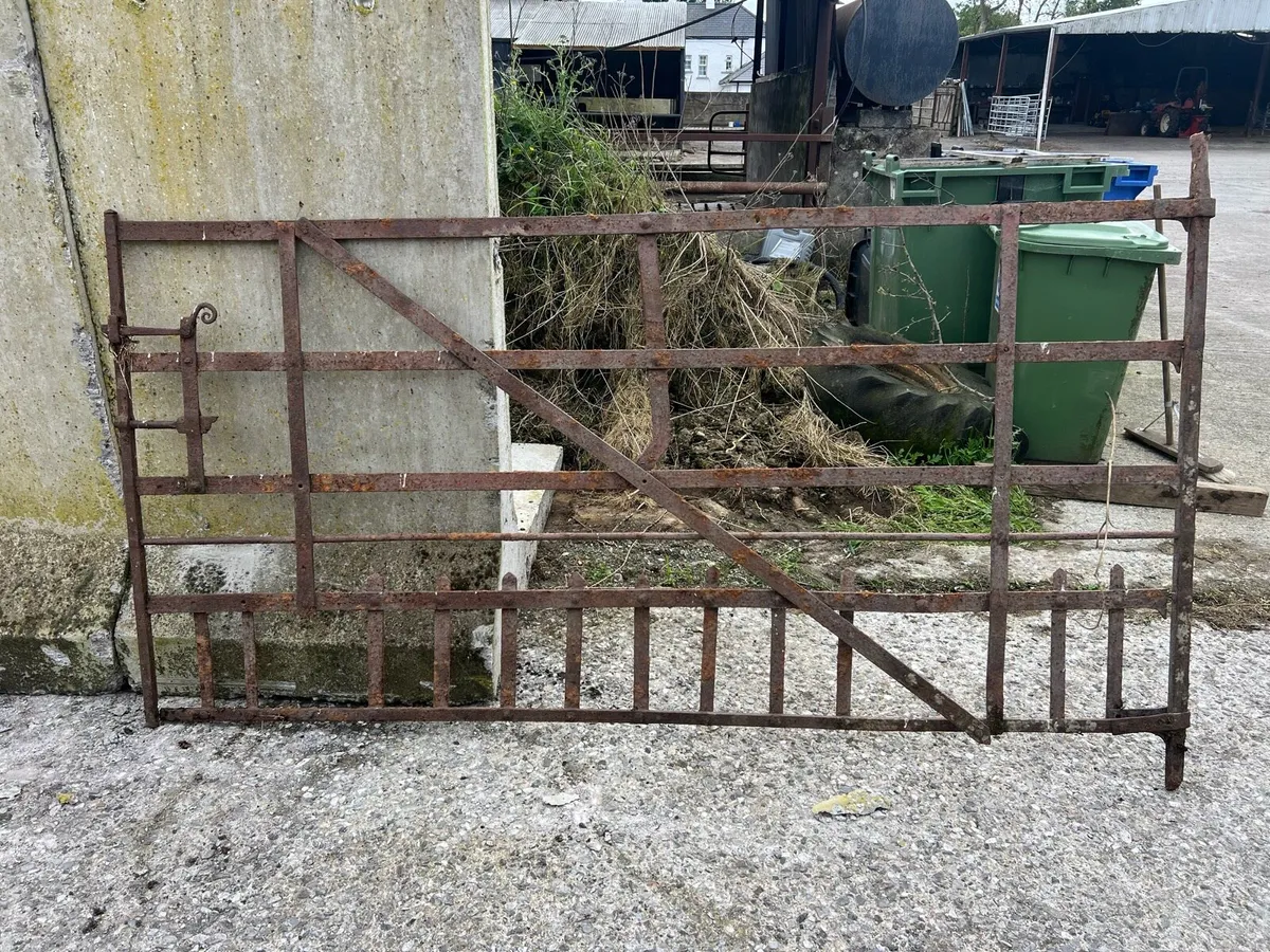 Gates - Image 1