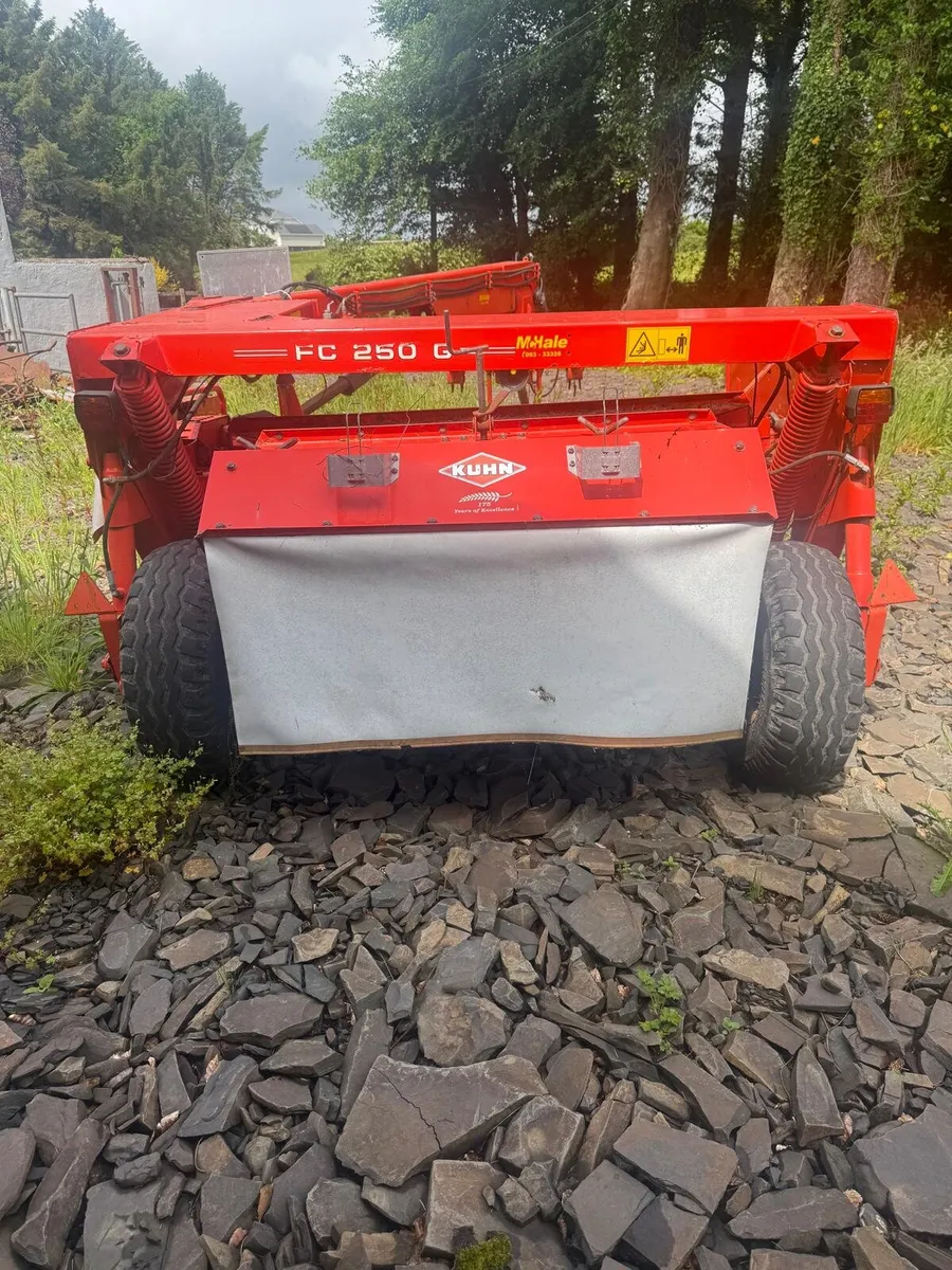 8 Foot Kuhn Conditioner Mower - Image 4