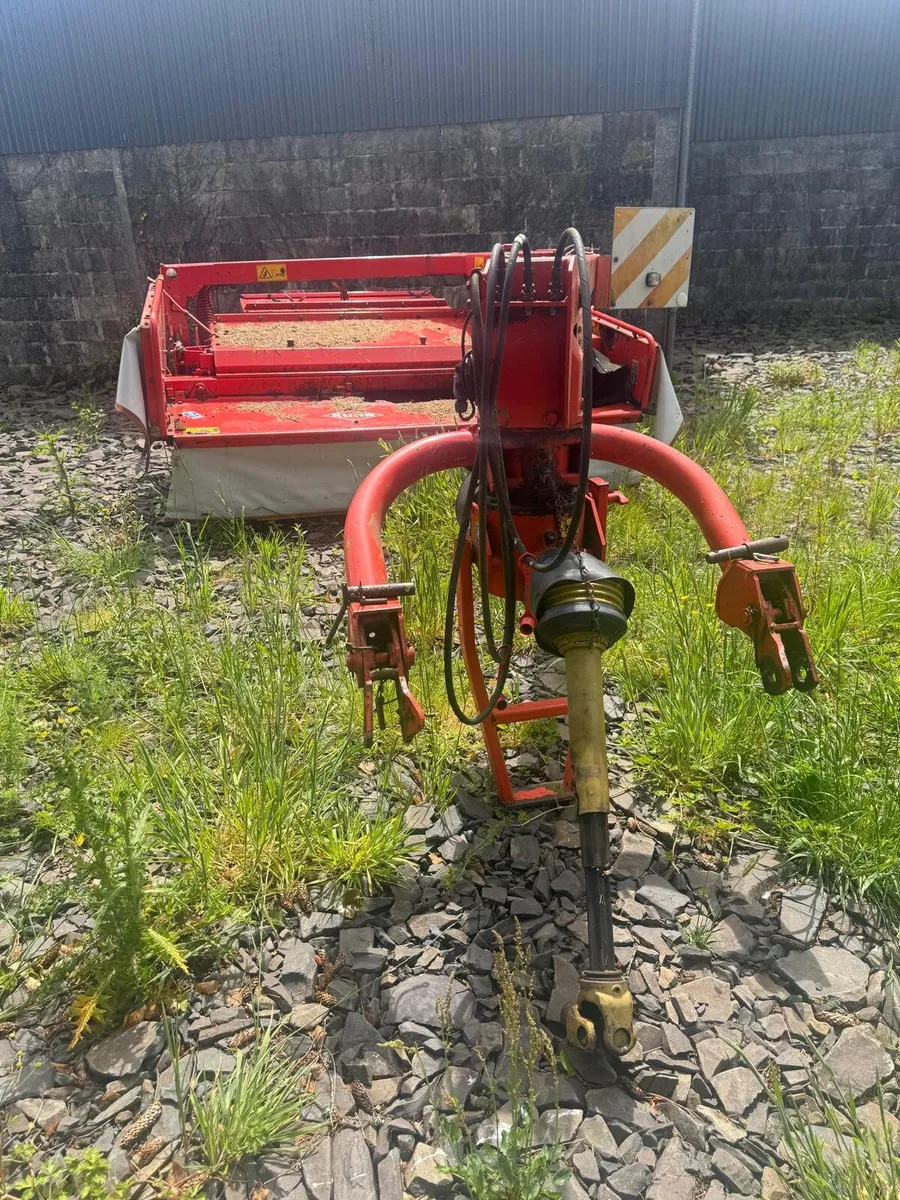 8 Foot Kuhn Conditioner Mower - Image 1