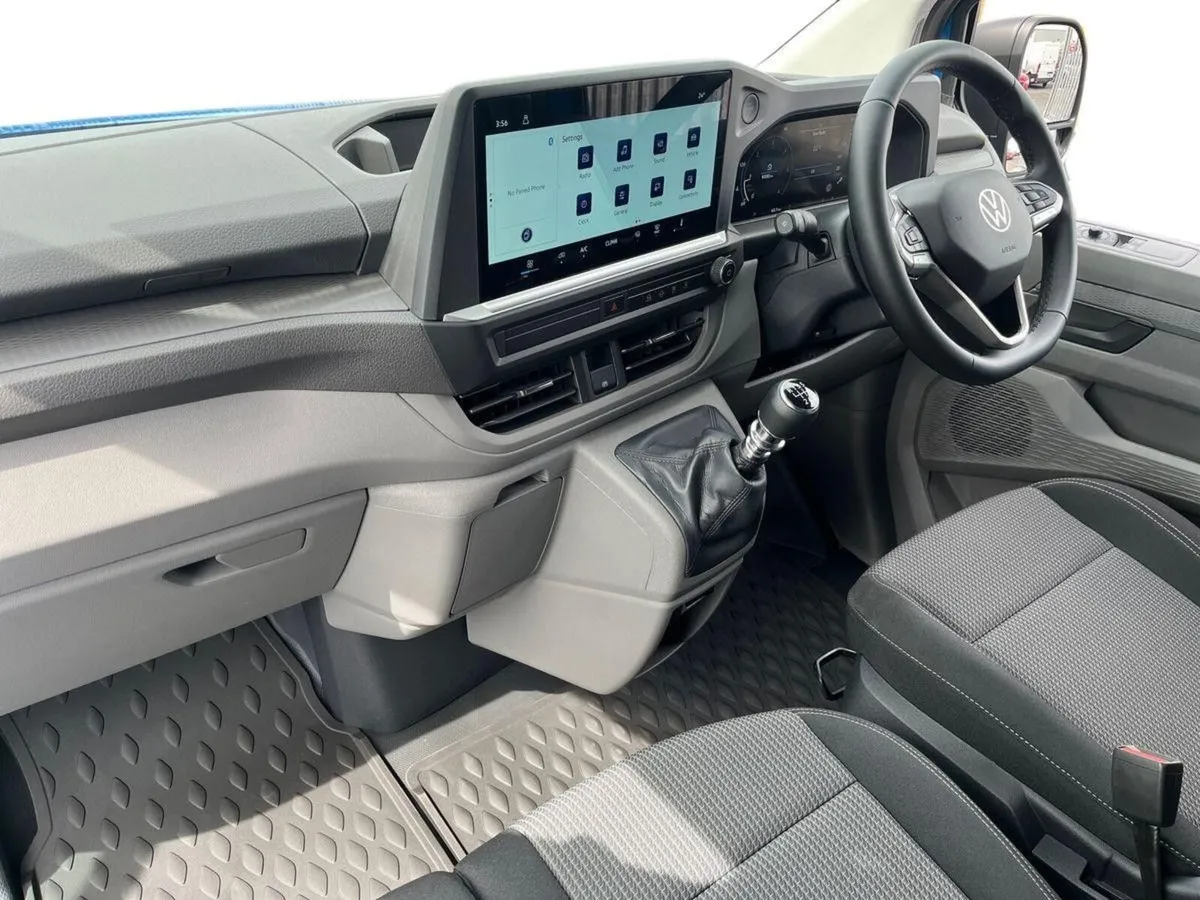 Volkswagen Transporter TRENDLINE LWB28 110BHP Manu - Image 2