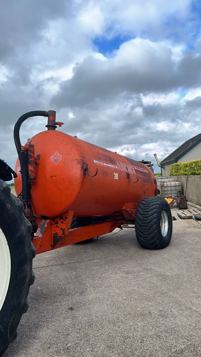 Abbey 1600 tanker - Image 1