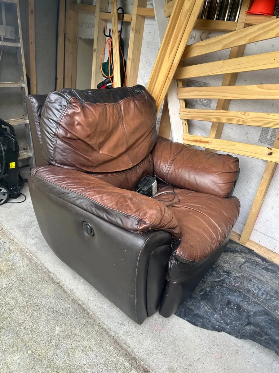 Free Leather armchair - Image 1