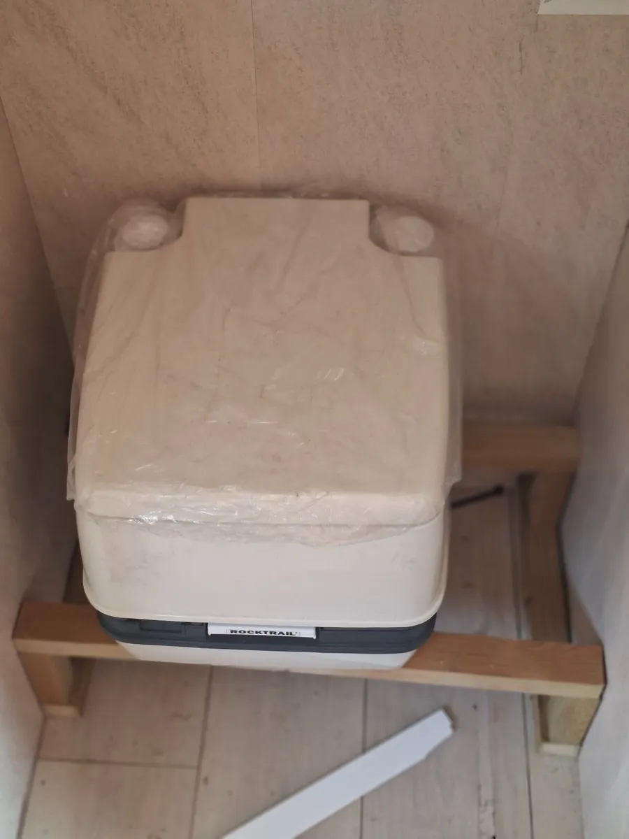 90% converyed to campervan - Image 4