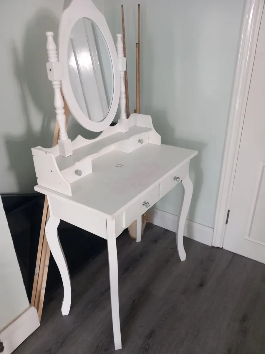 Vanity table - Image 2