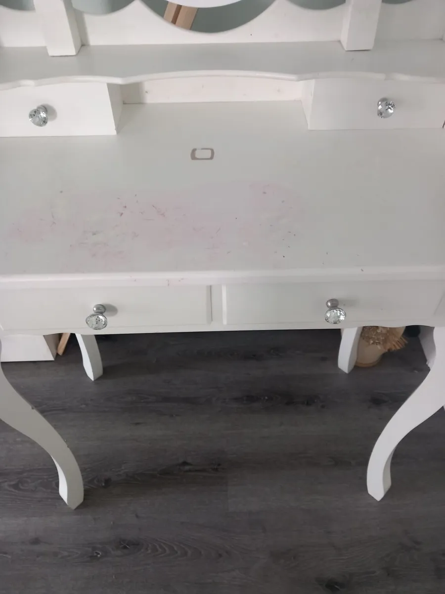 Vanity table - Image 3