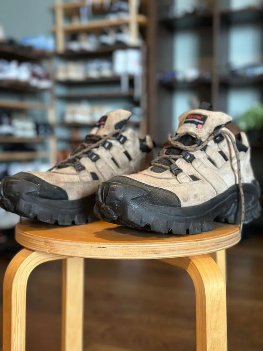 Hiking shoes - Image 1