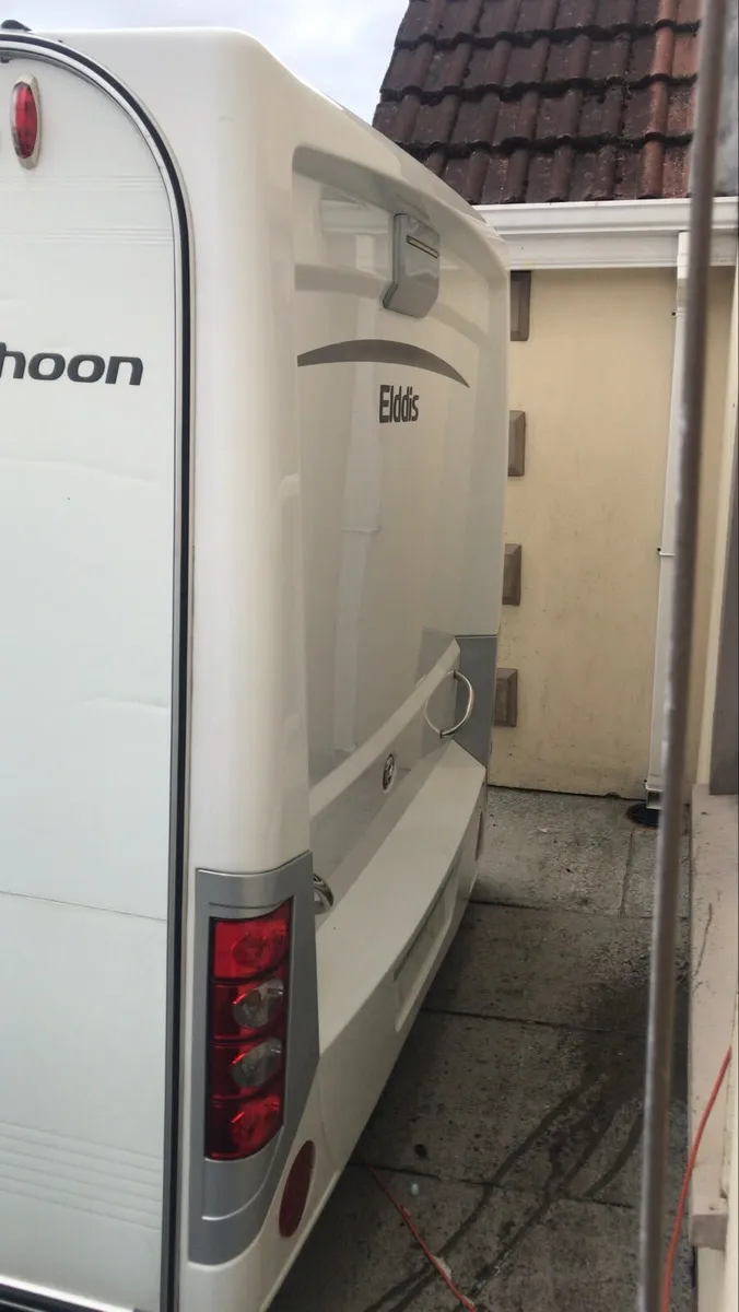 2012 model Elddis crusade 4 berth prestige - Image 3