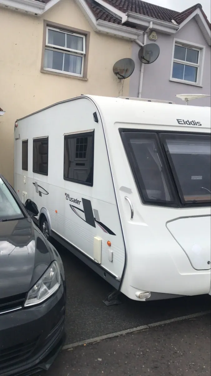 2012 model Elddis crusade 4 berth prestige - Image 4