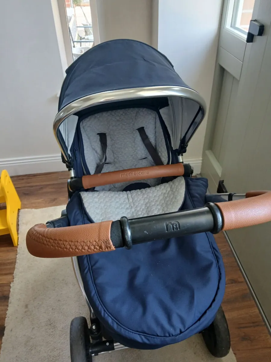 Mothercare Journey pram - Image 3