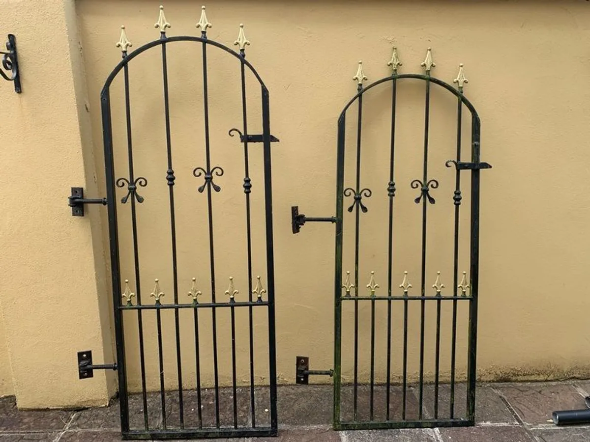 Two steel gates - Image 2