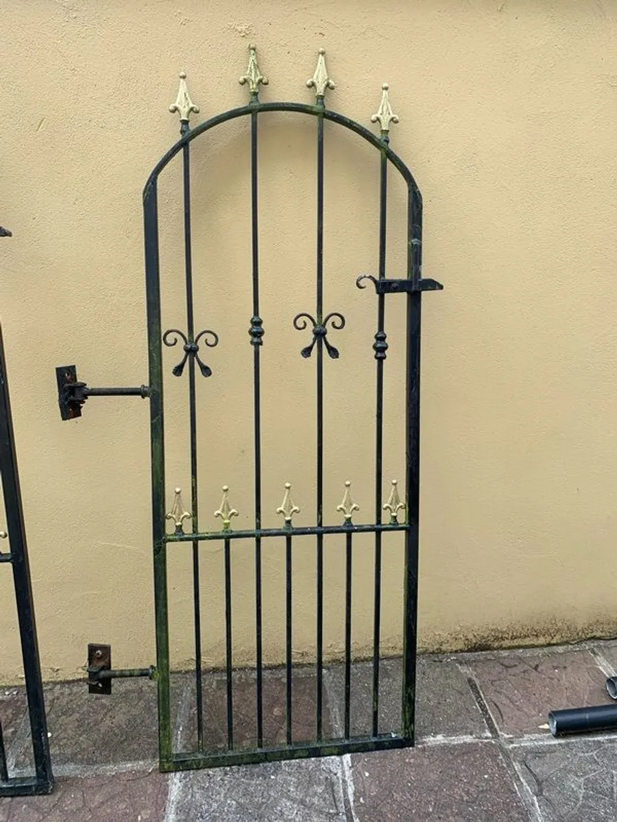 Two steel gates - Image 3