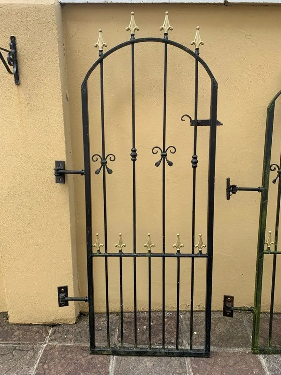 Two steel gates - Image 4
