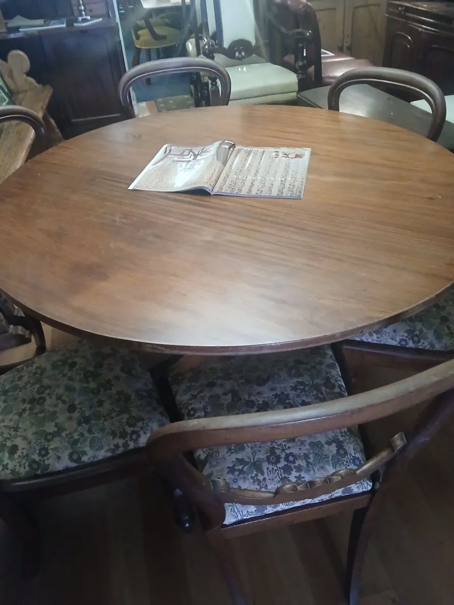 antique round mahogany  table and 6  chairs - Image 2