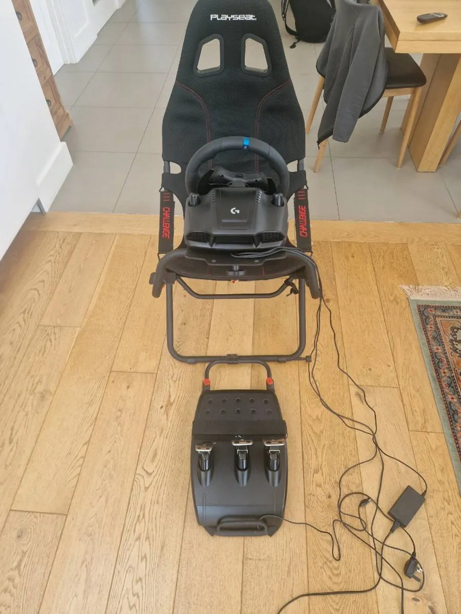 Logitech G923 Racing Wheel Pedals and Playseat - Image 2
