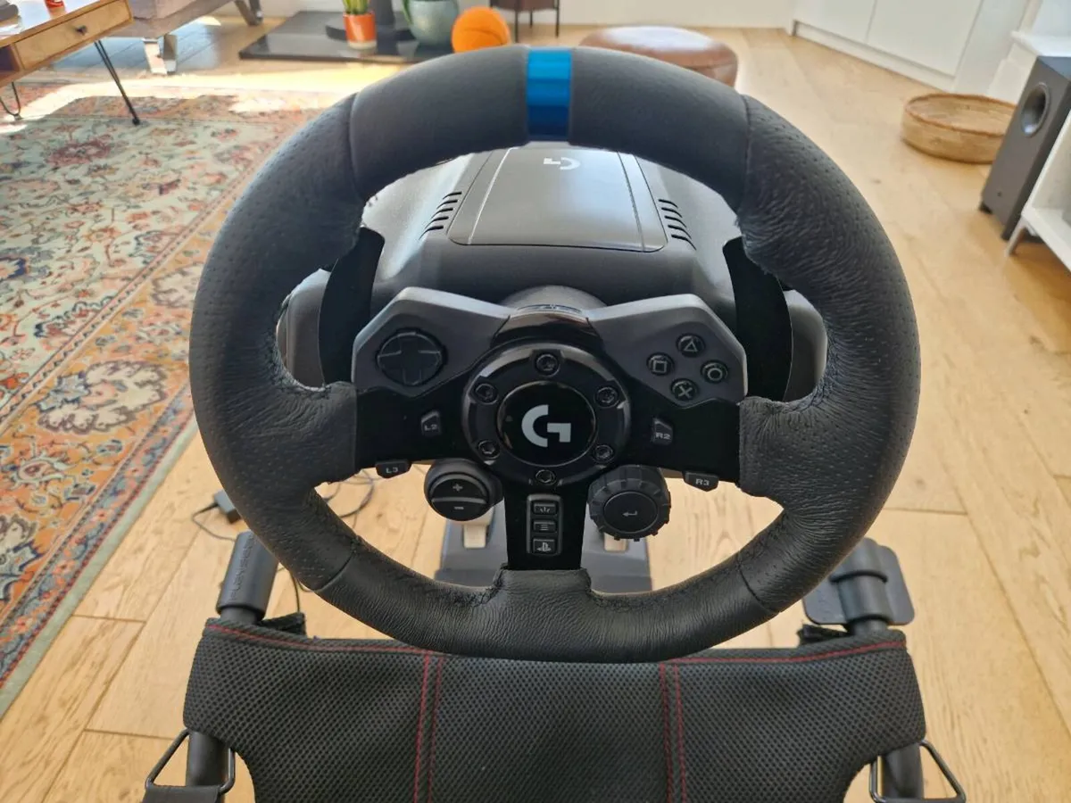 Logitech G923 Racing Wheel Pedals and Playseat - Image 3