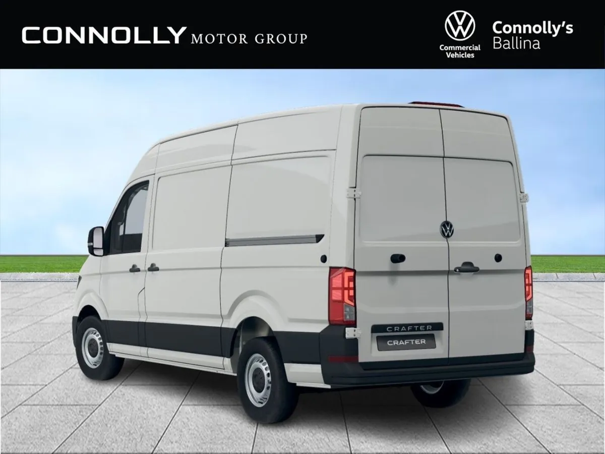 Volkswagen Crafter Panel Van Trendline 30 MWB H/Ro - Image 3