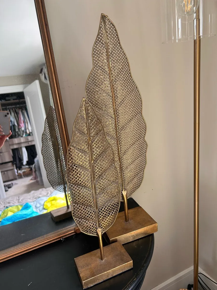 Mindy brown gold leaf decoration - Image 2