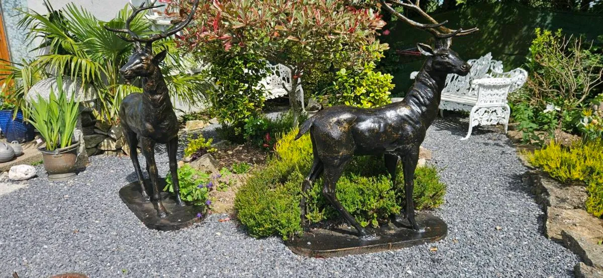 HEAVY CAST IRON DEERS - Image 1