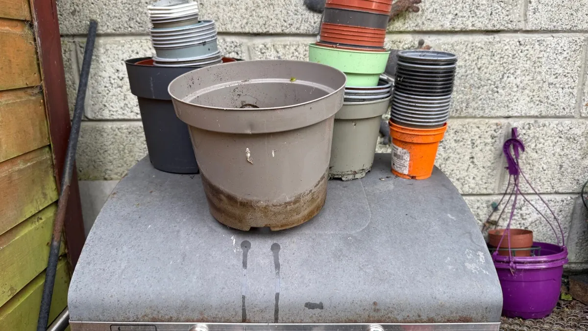 plastic flower pots - Image 2