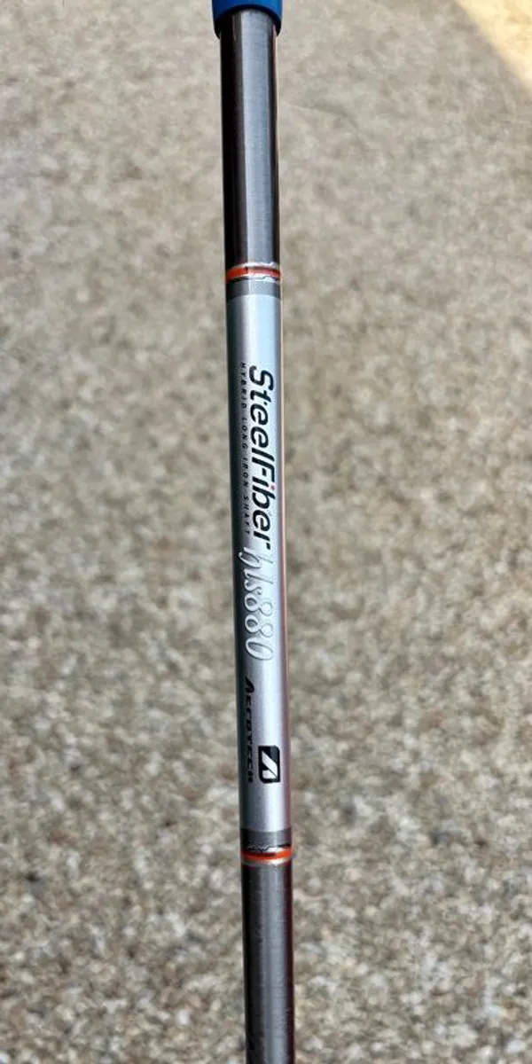 Golf hybrid / driving iron shaft (stiff) - Image 1