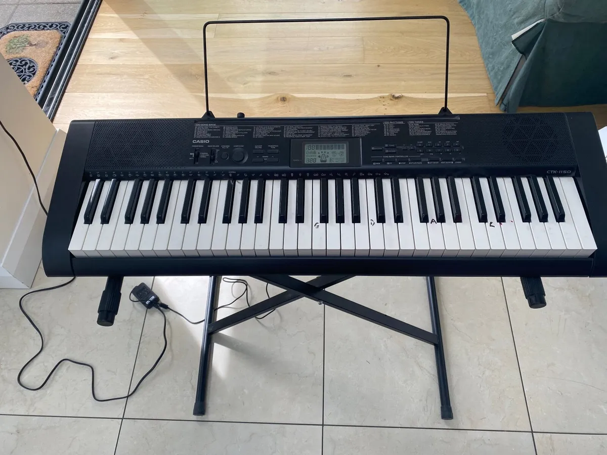 Electric keyboard - Image 1