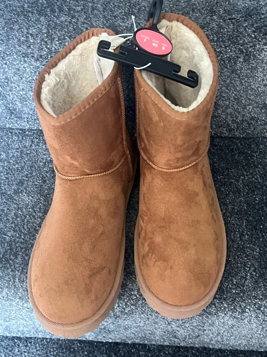 Ladies new boots size 7 €10 - Image 1