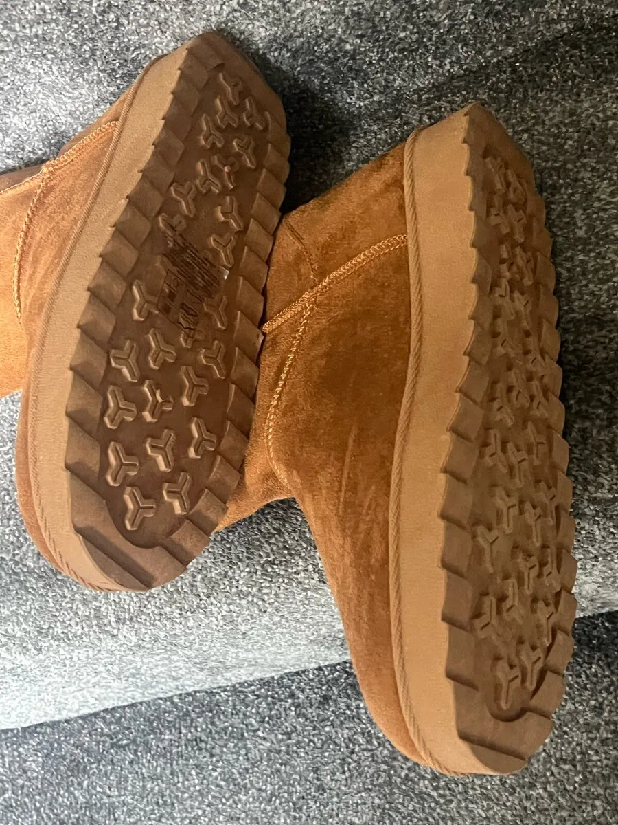 Ladies new boots size 7 €10 - Image 2