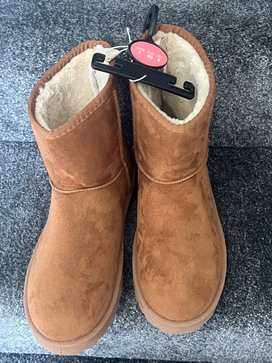 Ladies new boots size 7 €10 - Image 4