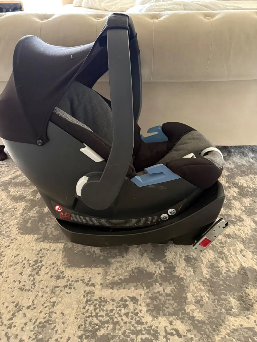 Car seat - Image 1
