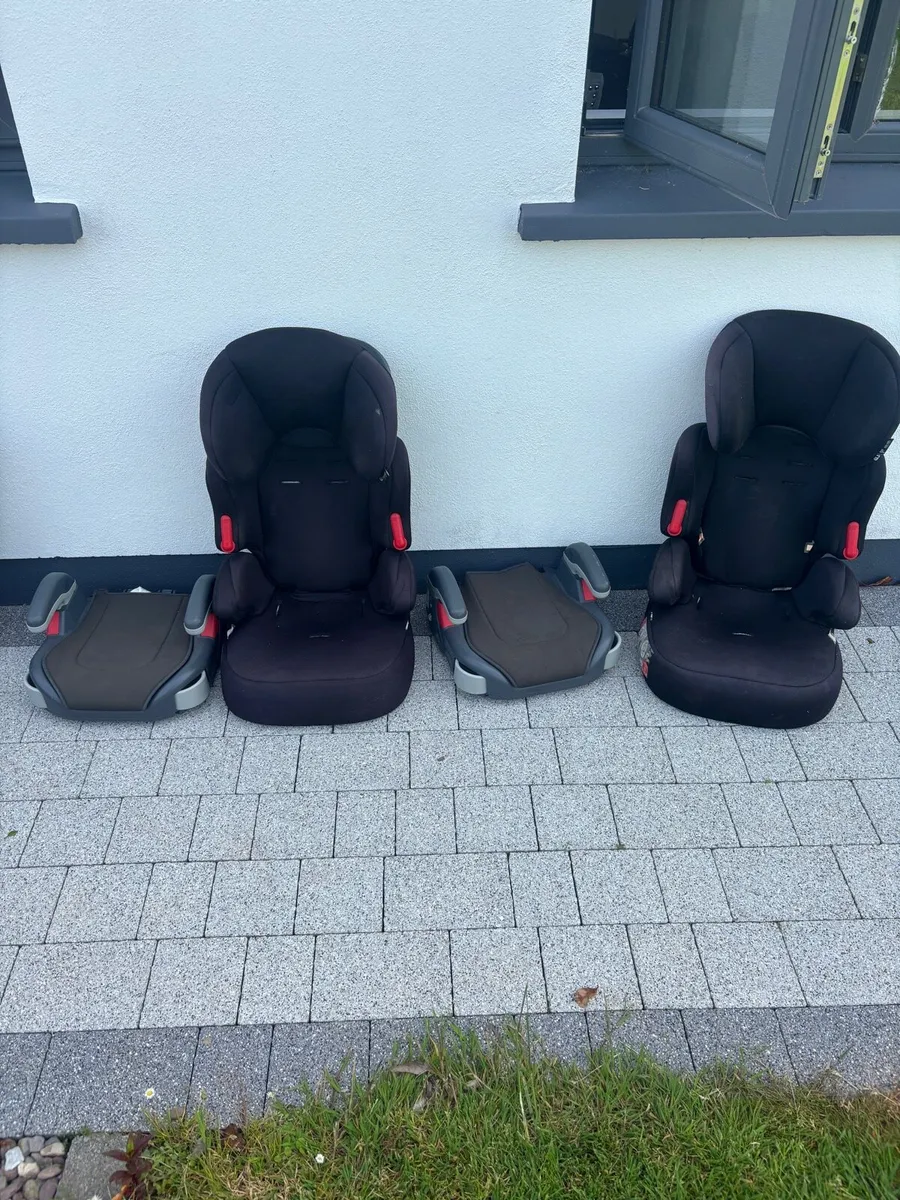 Kids car seat and booster chairs - Image 1