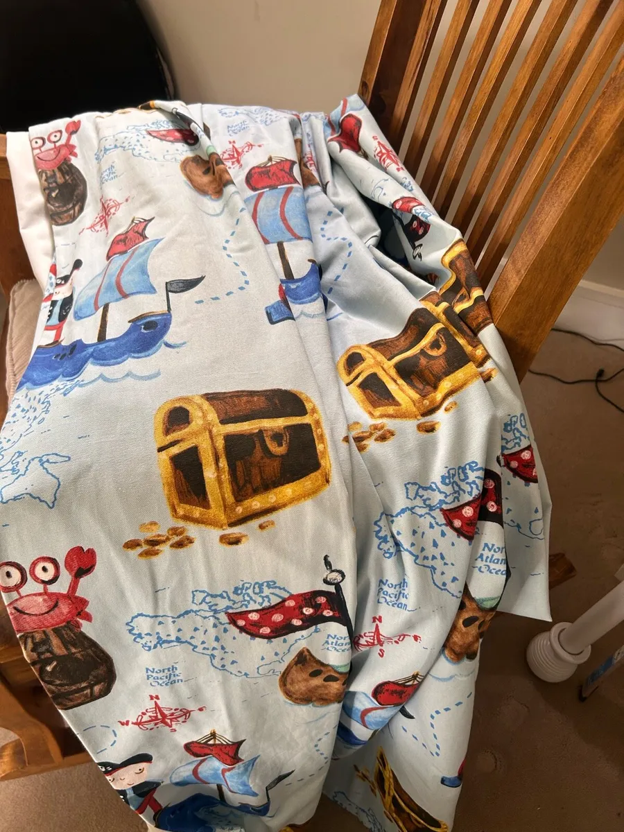 Curtains - Image 2