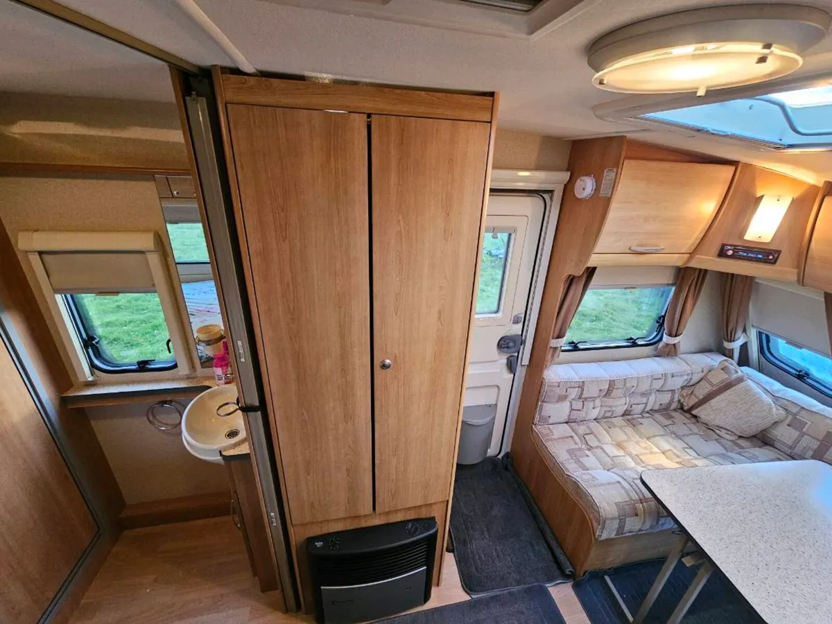 Caravan fixed bed - Image 4