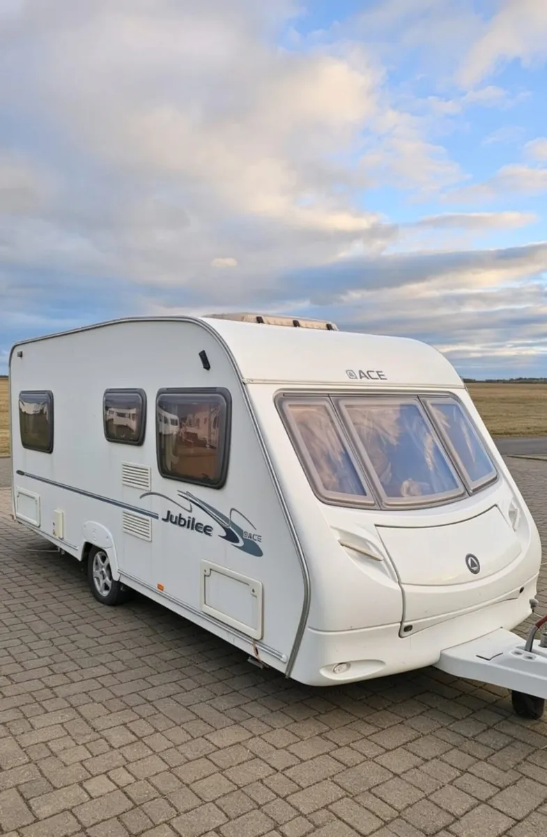 Caravan fixed bed - Image 2